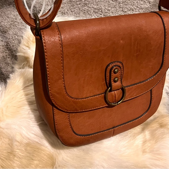 Handbags - Elegant Tan Leather Crossbody Bag